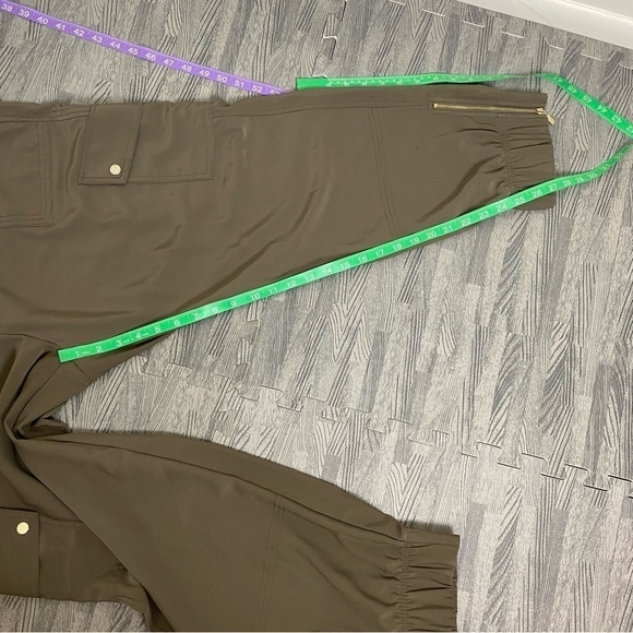 Black Label by Chico’s Green Cargo Zipper Ankle Jogger Pants. Chico’s Size 3 - Picture 11 of 16